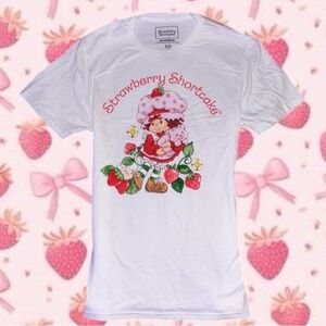 strawberry shortcake tee🍓